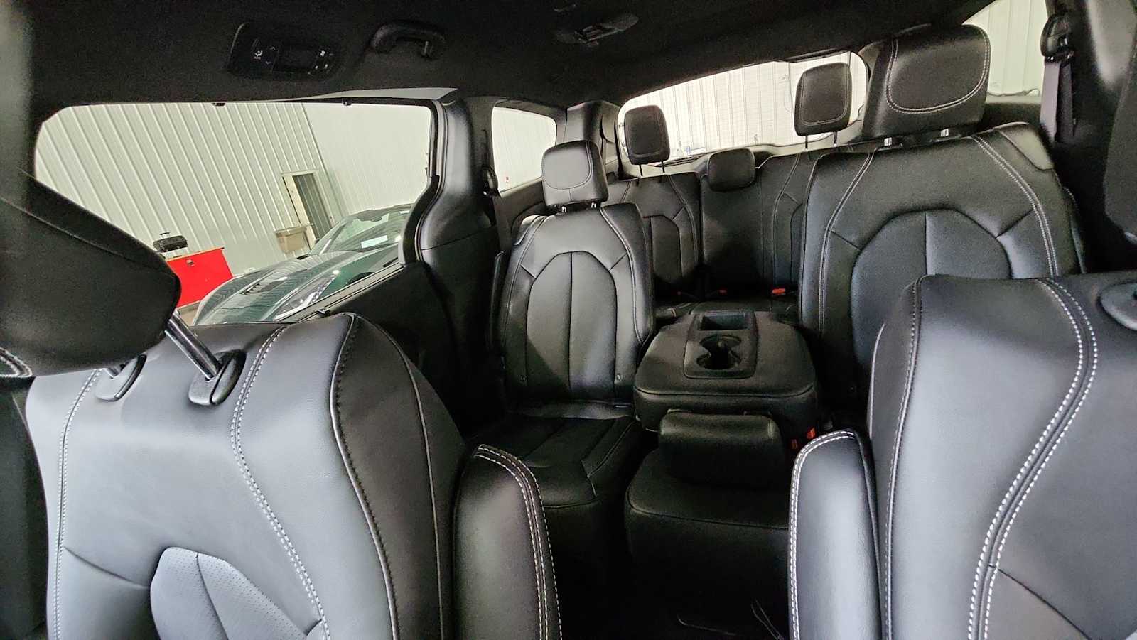 2026 Chrysler Pacifica photo 21
