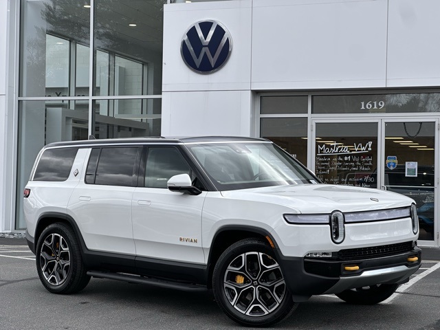 2023 Rivian R1S Adventure's photo