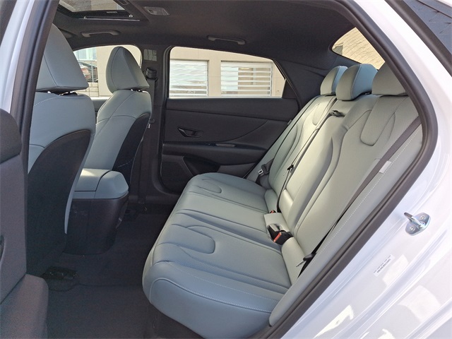 2025 Hyundai Elantra Hybrid Limited photo 9