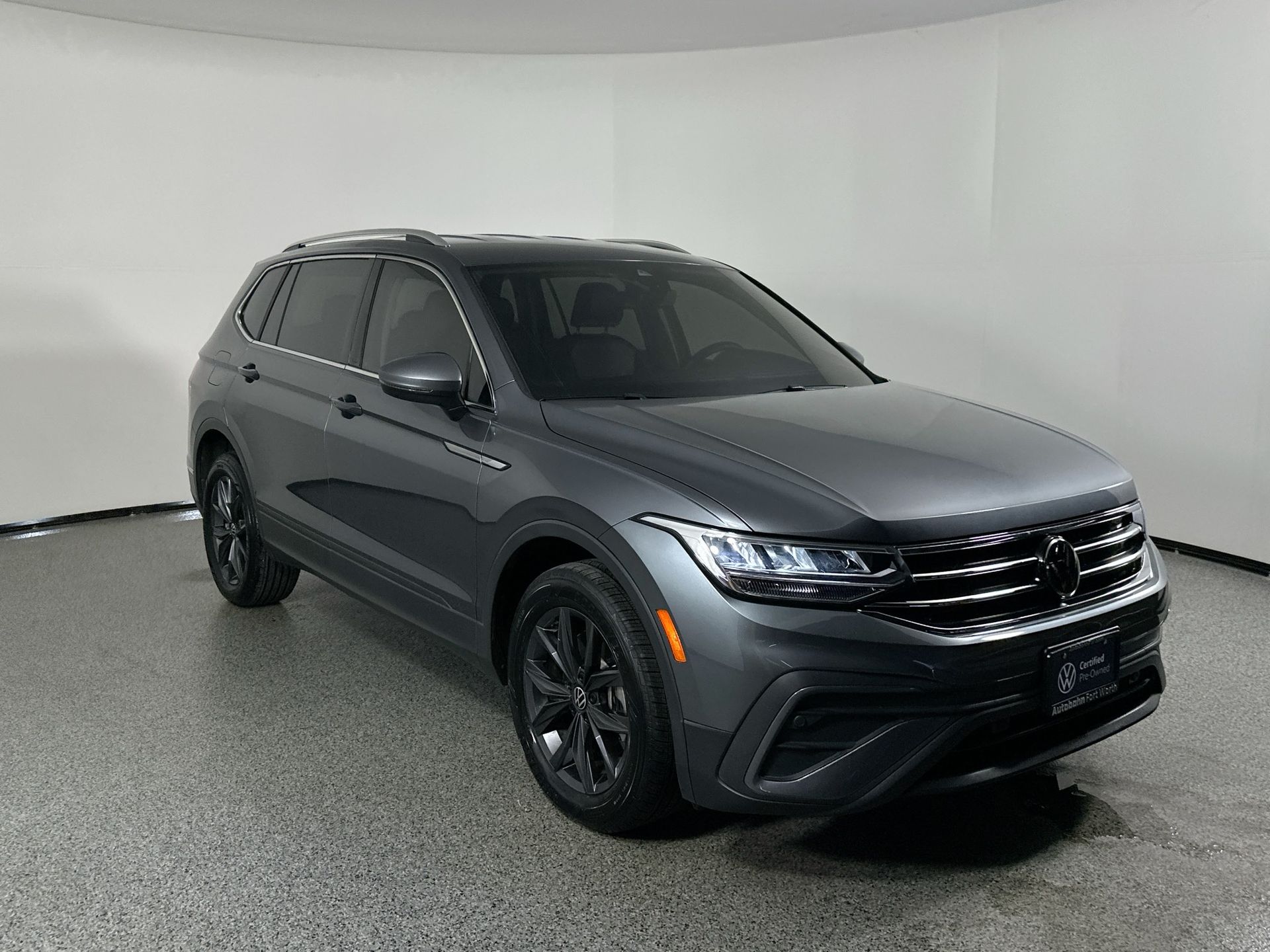 2022 Volkswagen Tiguan SE photo 3
