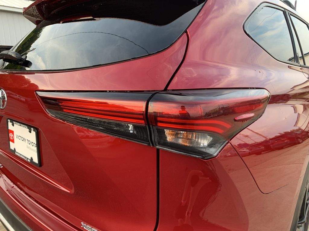 2025 Toyota Highlander XSE photo 25