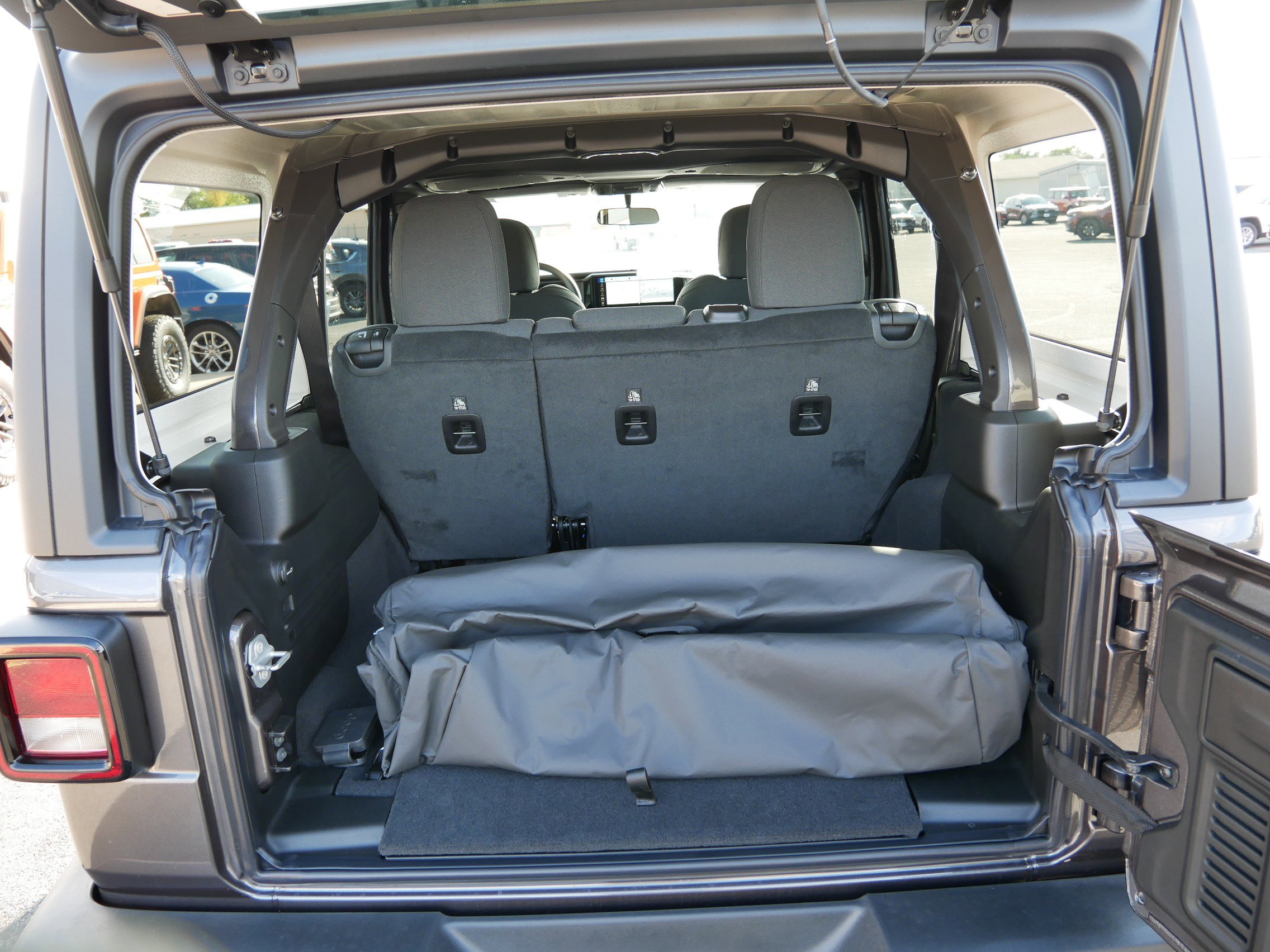 2025 Jeep Wrangler Sport photo 10