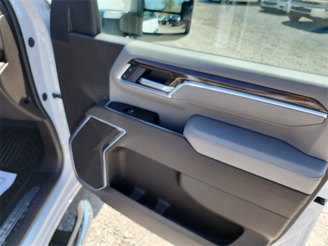 2025 Chevrolet Silverado 2500HD LT photo 11
