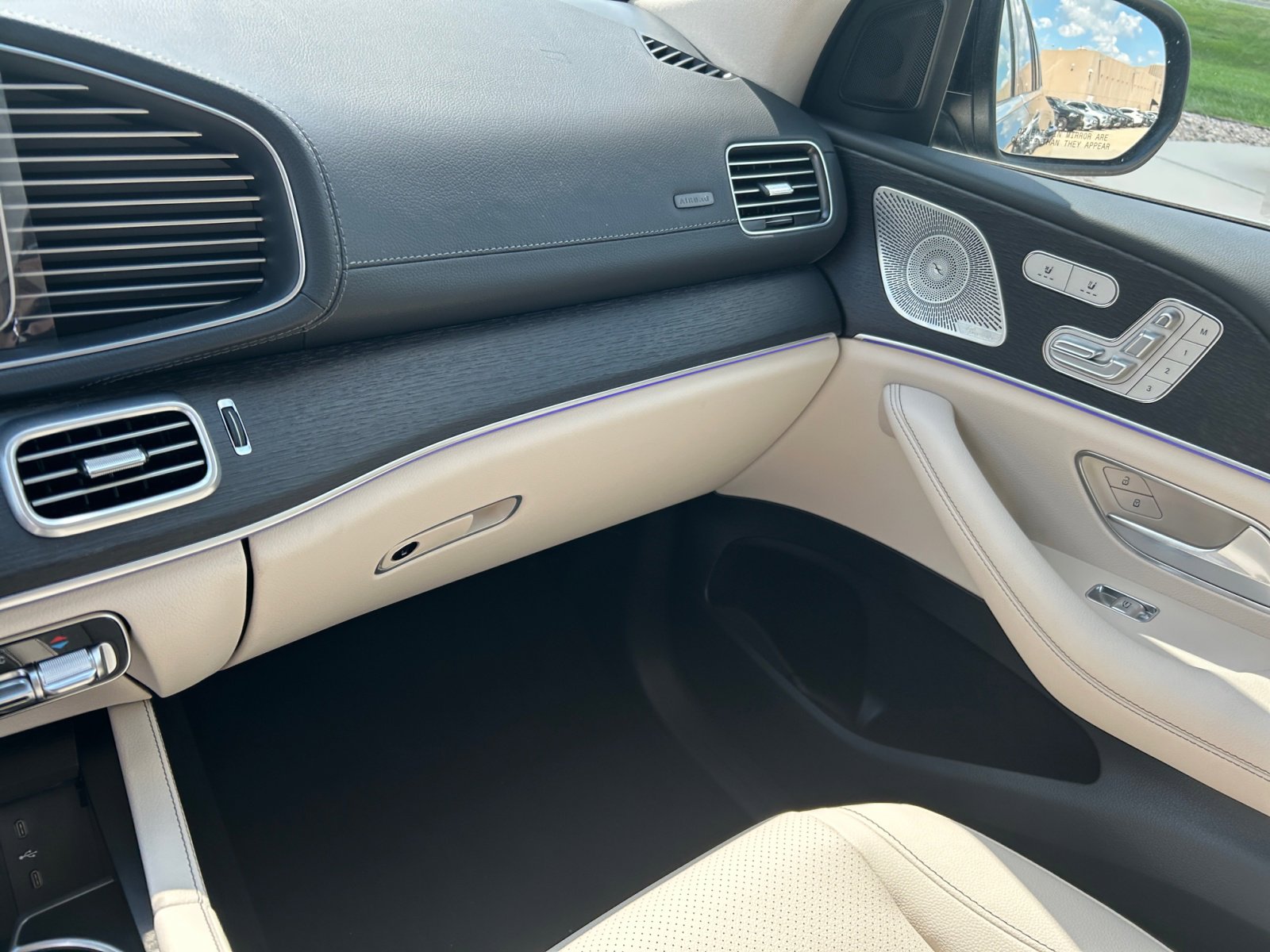 2025 Mercedes Benz GLS 450 4MATIC photo 32