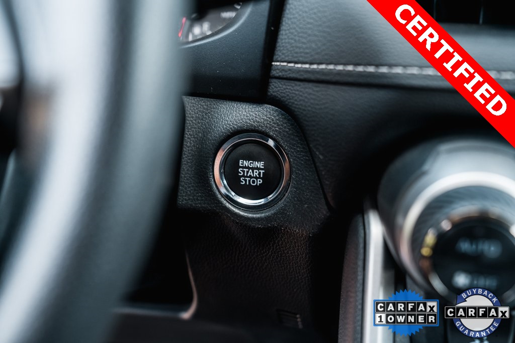 2022 Toyota RAV4 XLE photo 18