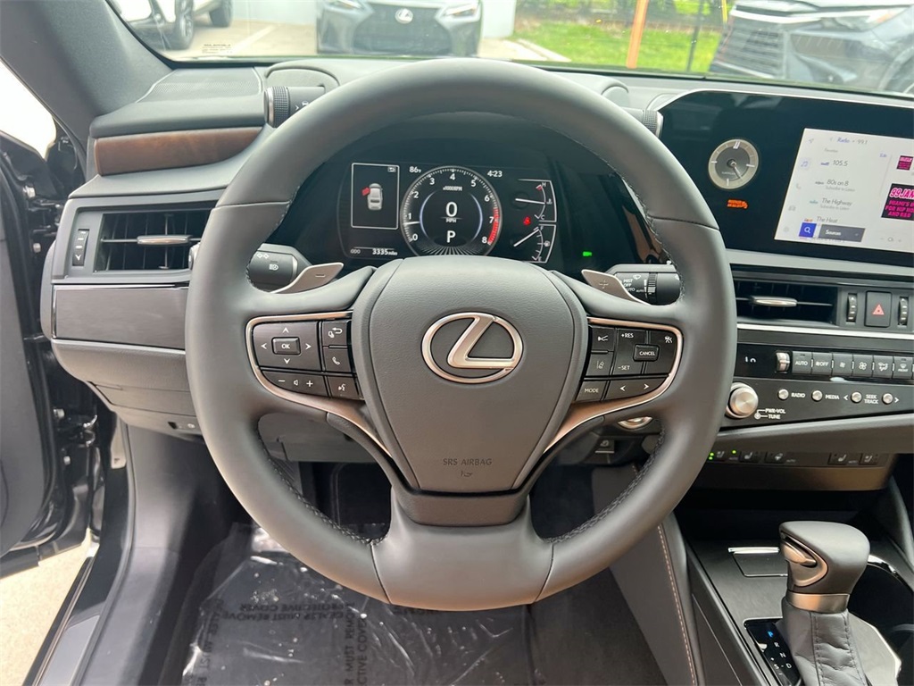 2025 Lexus ES 350 photo 12
