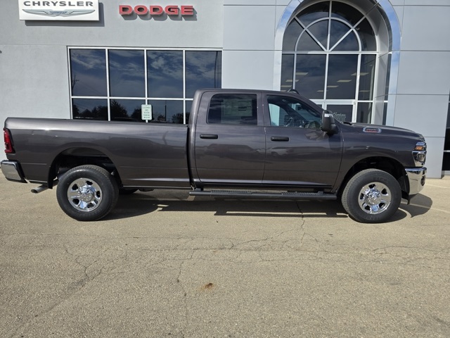 2026 Ram 2500 Tradesman photo 2