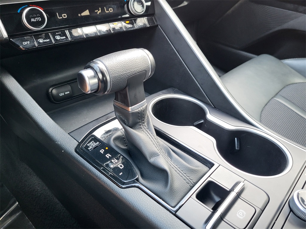 2022 Kia K5 GT-Line photo 11