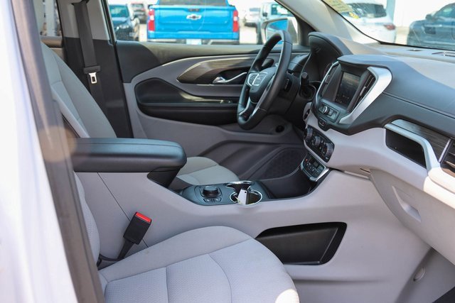 Used 2023 Summit White GMC SLE image 17
