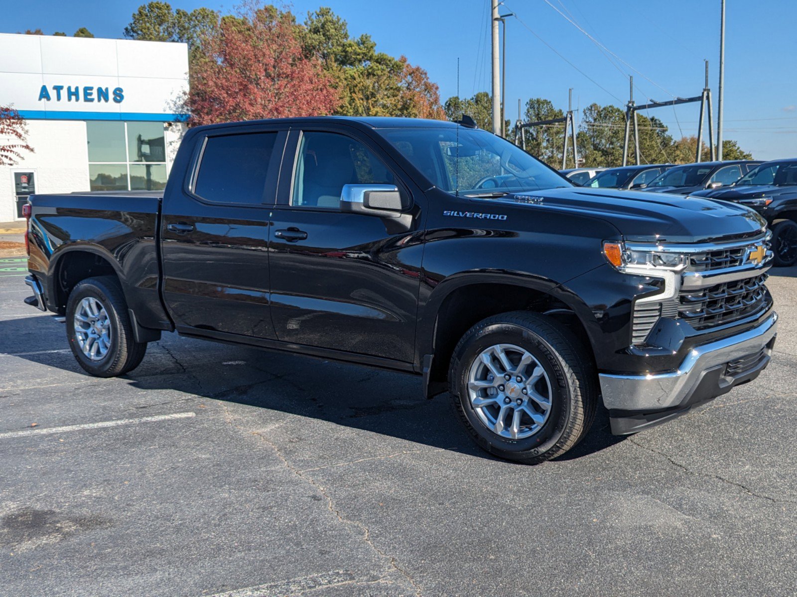 2025 Chevrolet Silverado 1500 LT photo 2