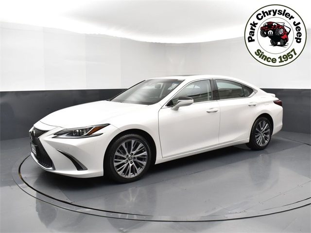2021 Lexus ES 250 photo 3