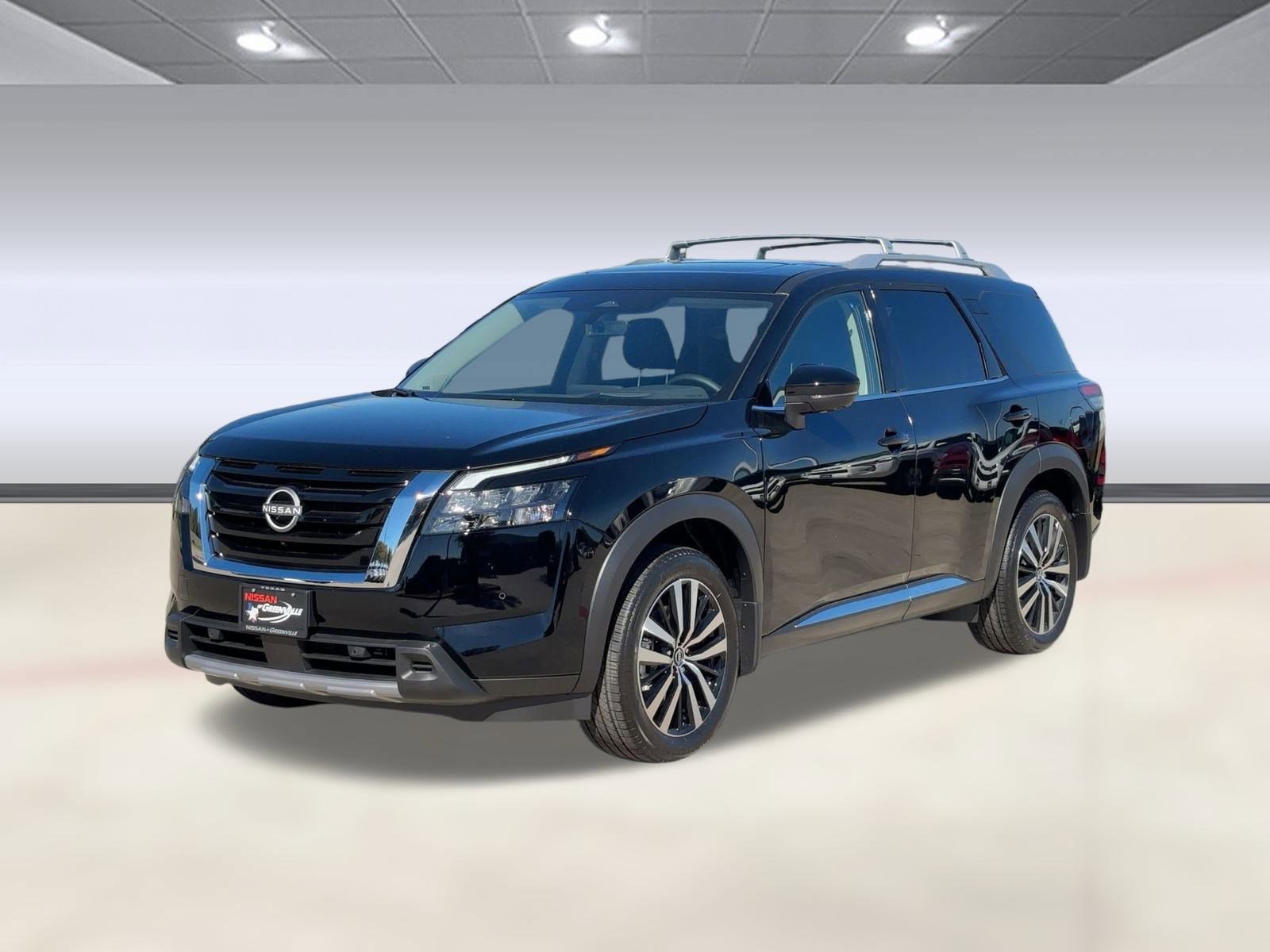 2025 Nissan Pathfinder Platinum's photo