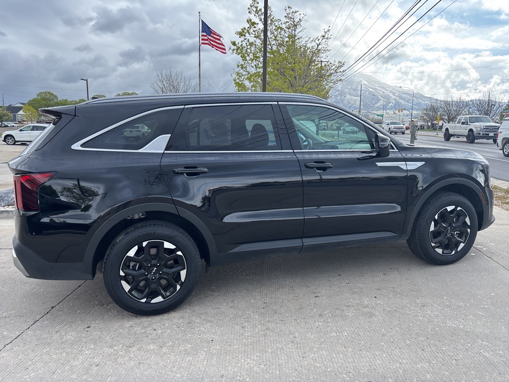 2024 Kia Sorento S photo 4