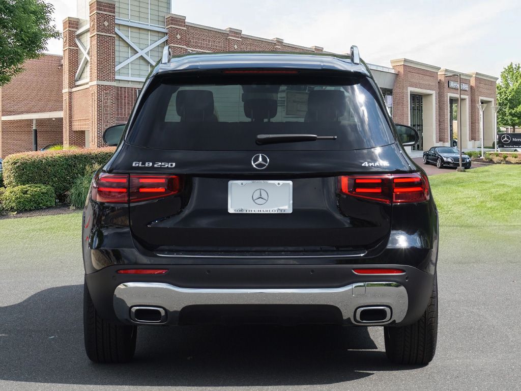 2025 Mercedes Benz GLB 250 4MATIC photo 4