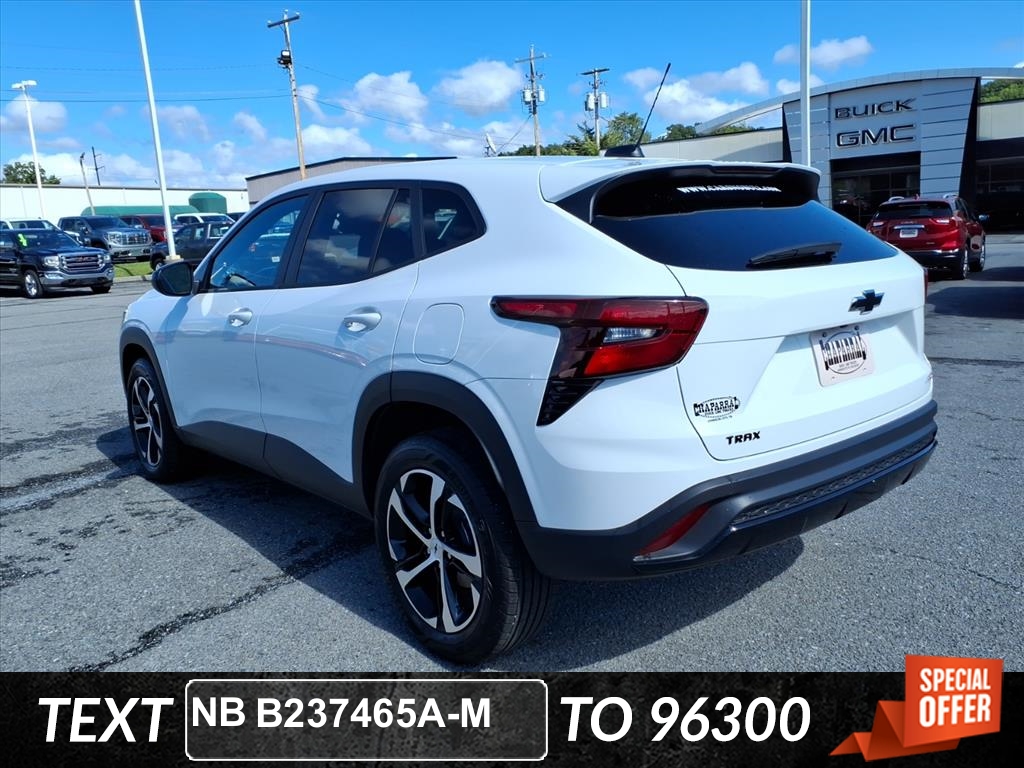 2025 Chevrolet Trax photo 3