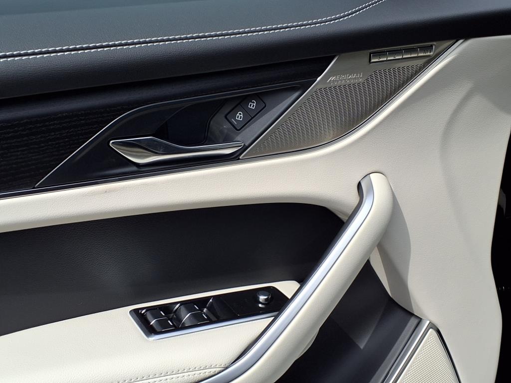 2026 Jaguar F-PACE P250 R-Dynamic S photo 7