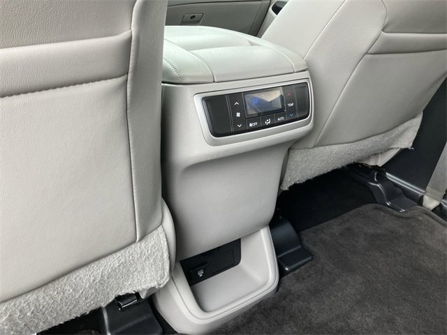 2015 Toyota Highlander Base Hybrid photo 13