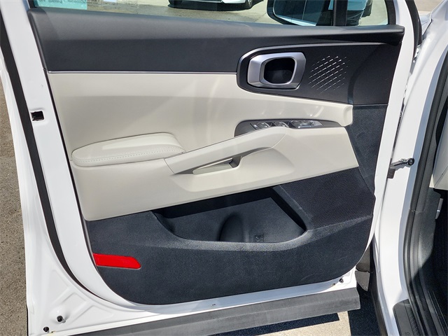 2025 Kia Sorento S photo 4