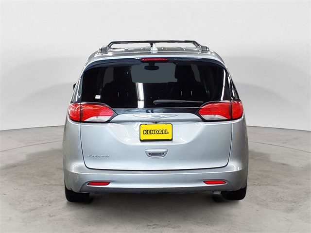 2020 Chrysler Voyager LXi photo 4