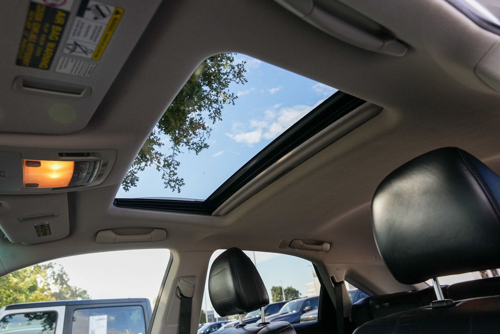 2010 Lexus RX 450h photo 29