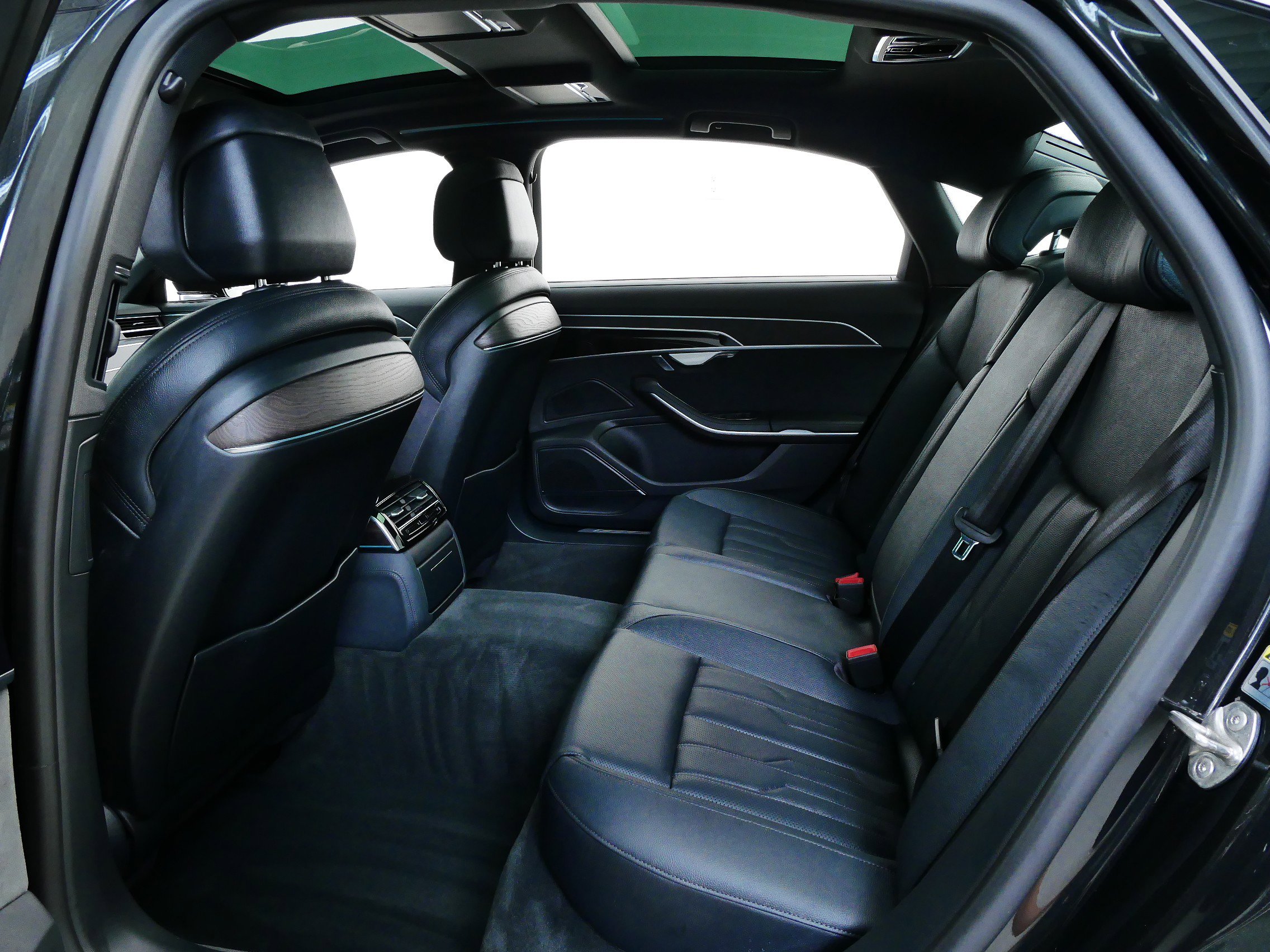 2022 Audi A8 L 55 photo 15