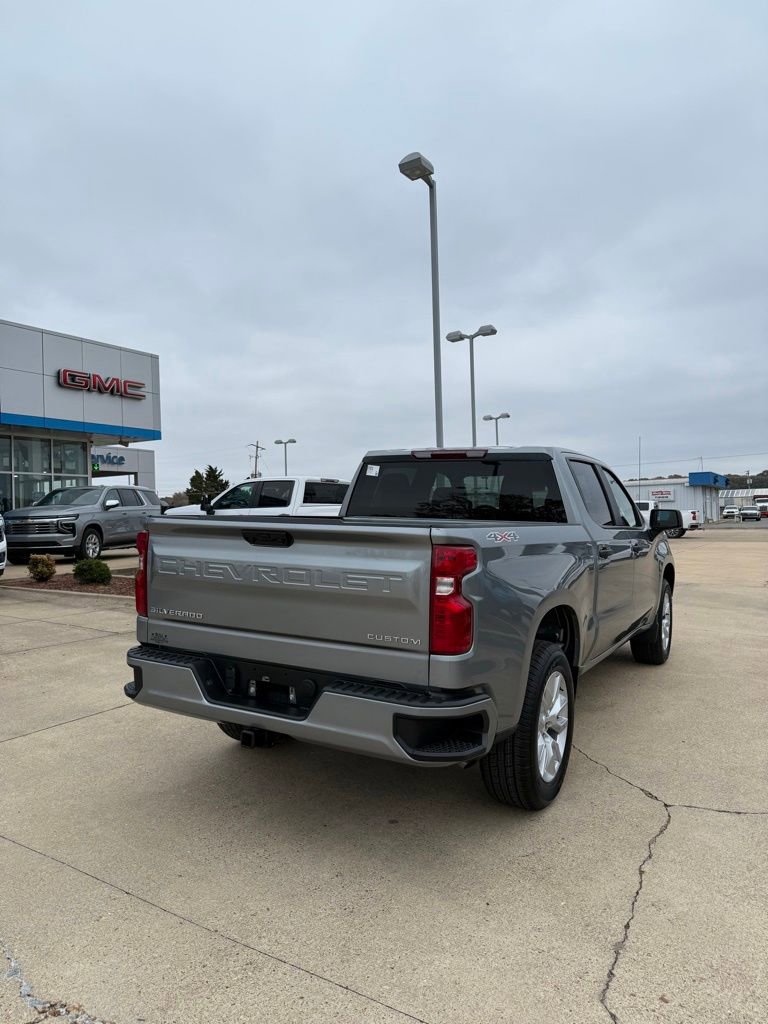 2026 Chevrolet Silverado 1500 Custom photo 4