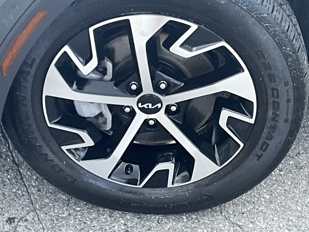 2025 Kia Sorento S photo 2