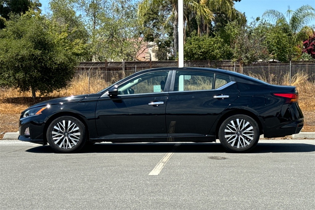 2024 Nissan Altima 2.5 SV photo 6