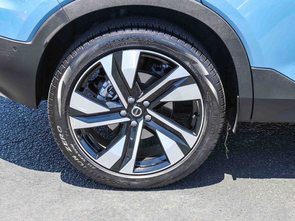 2023 Volvo XC40 Plus photo 10