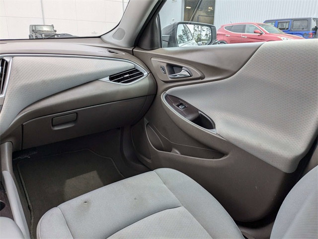 2022 Chevrolet Malibu LS photo 17