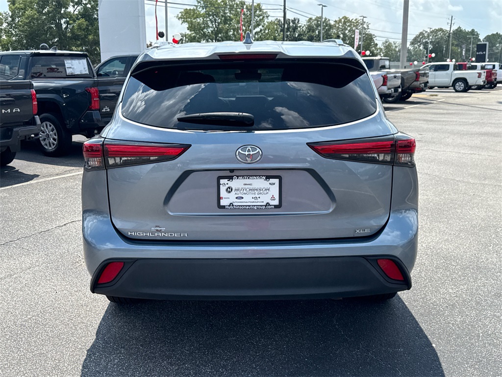 2021 Toyota Highlander XLE photo 4