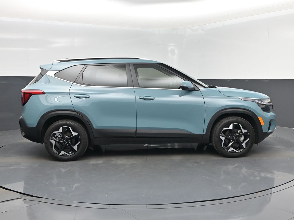 2024 Kia Seltos EX photo 25
