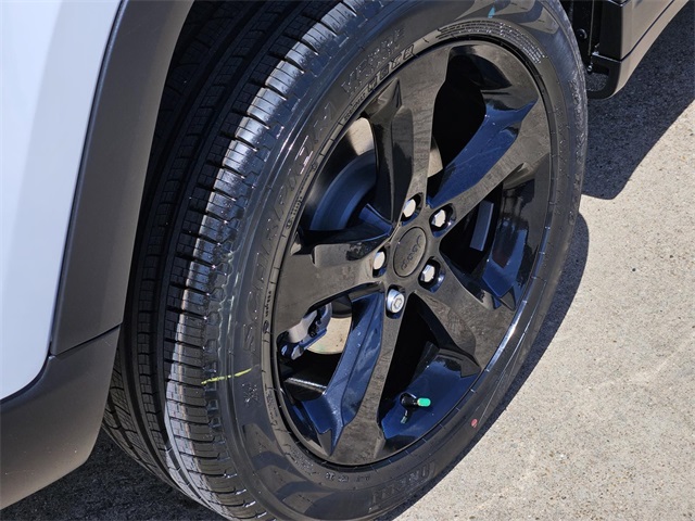 2025 Jeep Grand Cherokee Limited photo 4