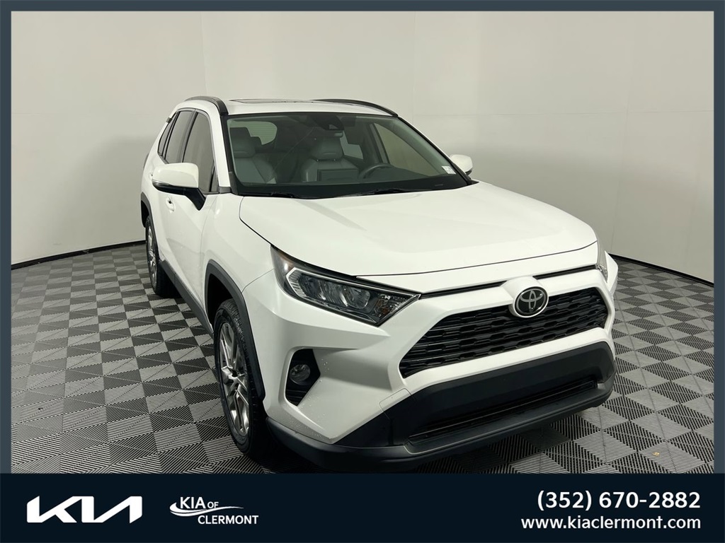 2019 Toyota RAV4 XLE Premium's photo