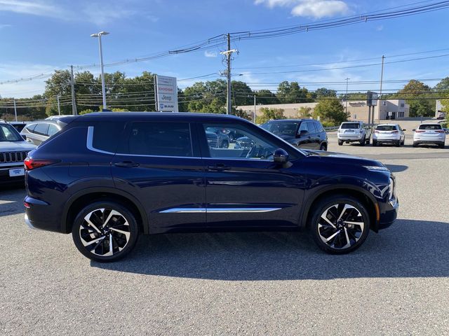 2022 Mitsubishi Outlander SEL photo 2