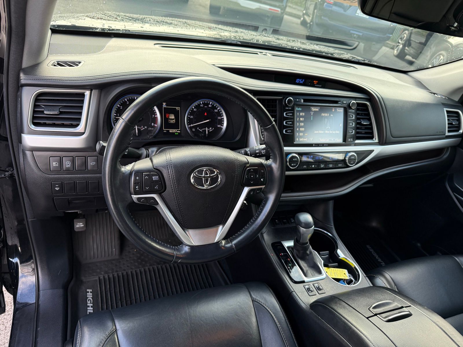 2017 Toyota Highlander XLE photo 11