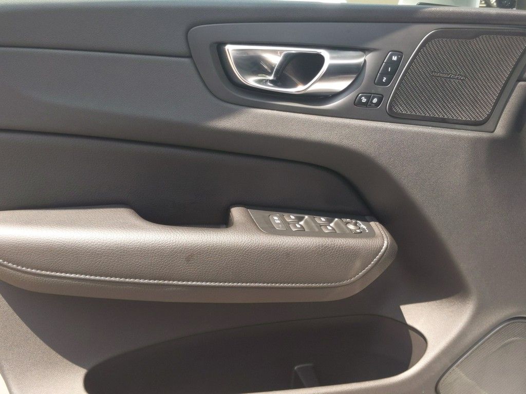2020 Volvo XC60 T5 Inscription photo 21