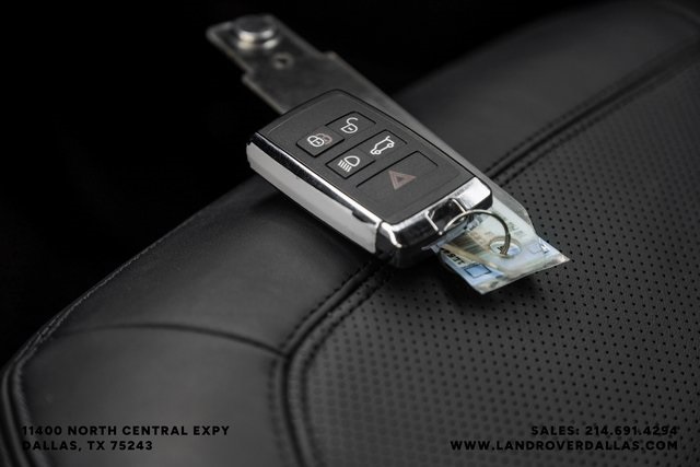 2025 Land Rover Defender 110 X-Dynamic SE photo 49