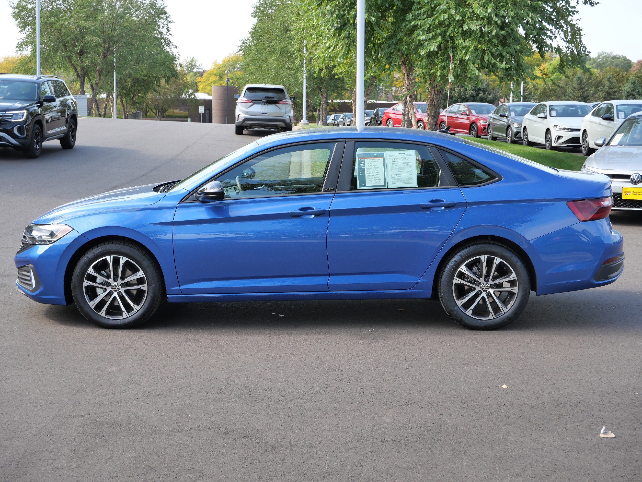 2024 Volkswagen Jetta Sport photo 4