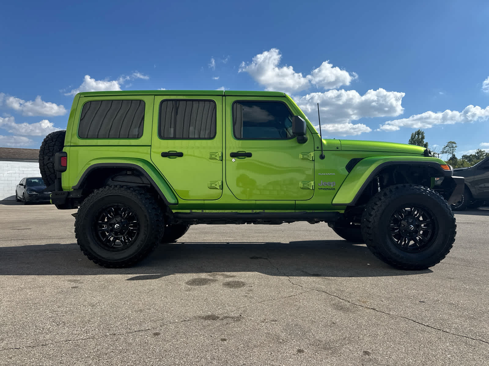 2019 Jeep Wrangler Unlimited Sahara photo 3