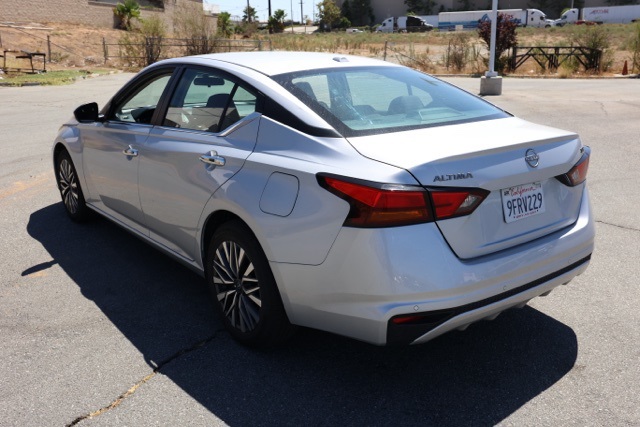 2023 Nissan Altima 2.5 SV photo 4