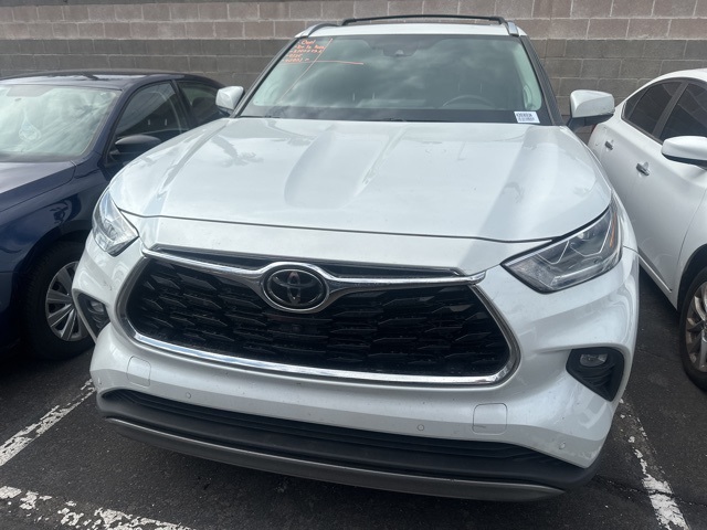 2022 Toyota Highlander Platinum photo 3