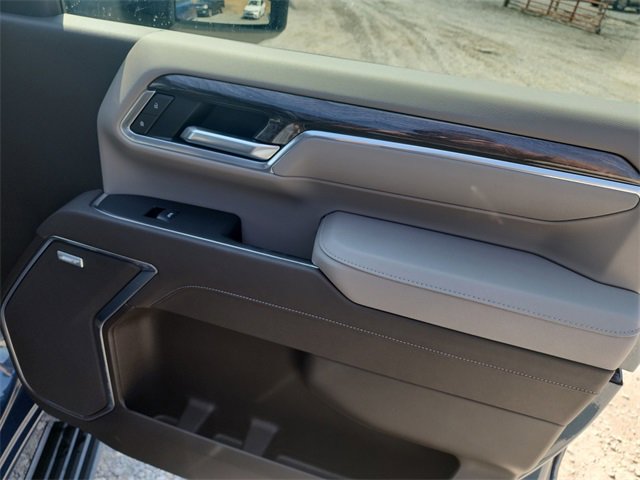 2025 Chevrolet Silverado 3500HD LTZ photo 12