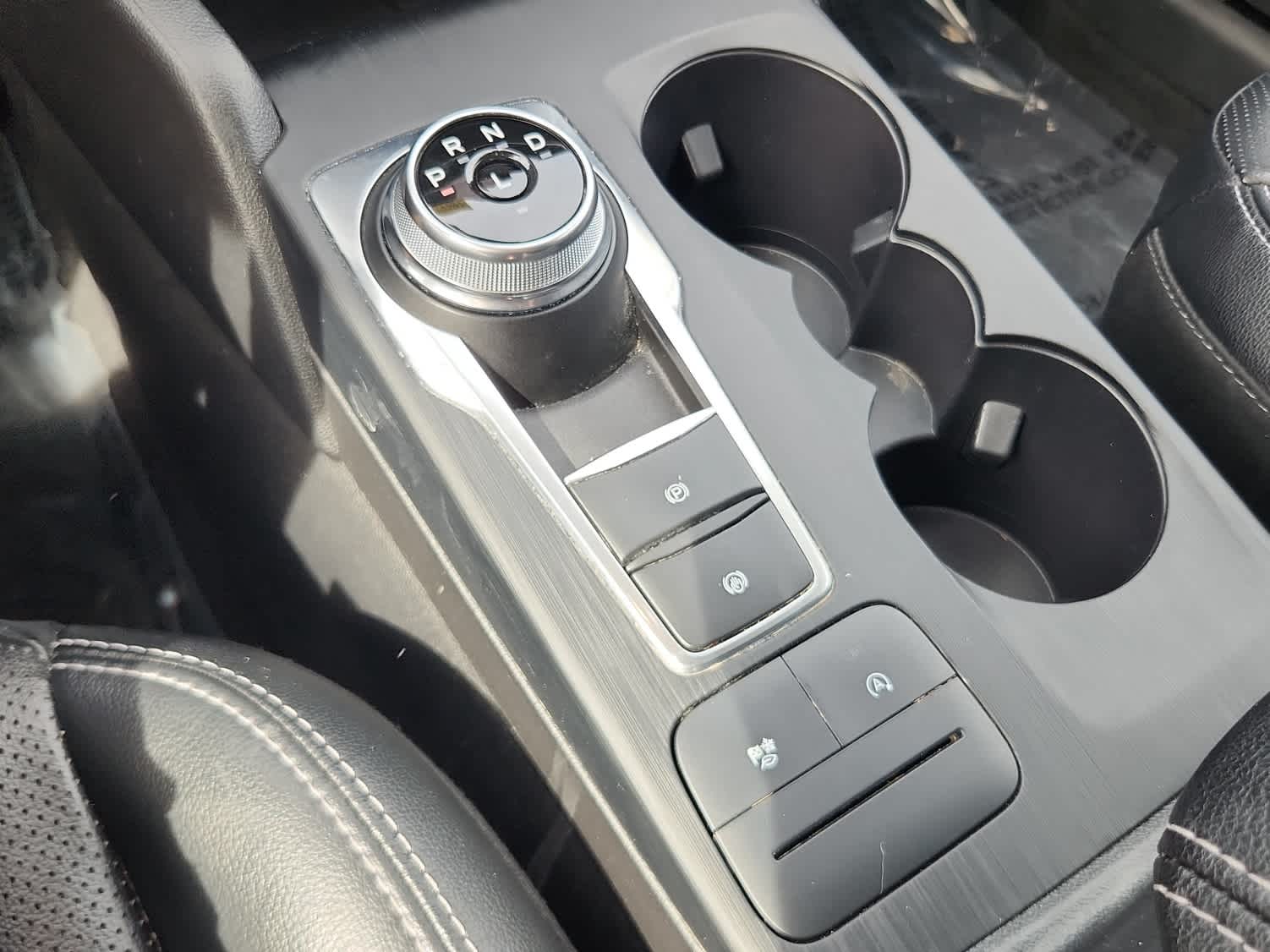 2022 Ford Escape SEL photo 12