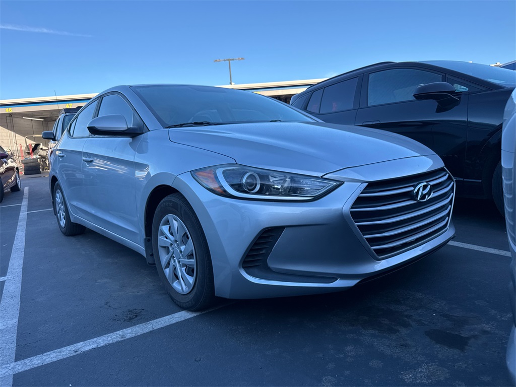 2017 Hyundai Elantra SE photo 2