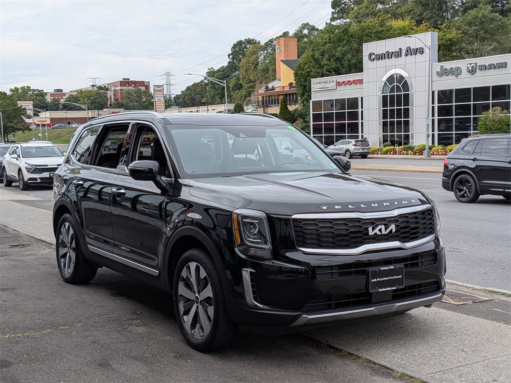 2022 Kia Telluride S photo 3