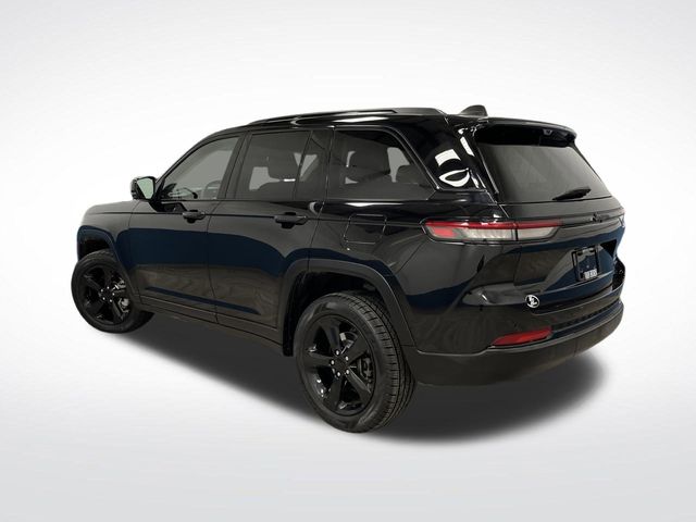 2023 Jeep Grand Cherokee Limited photo 2