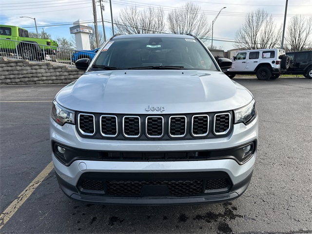 2025 Jeep Compass Latitude photo 2