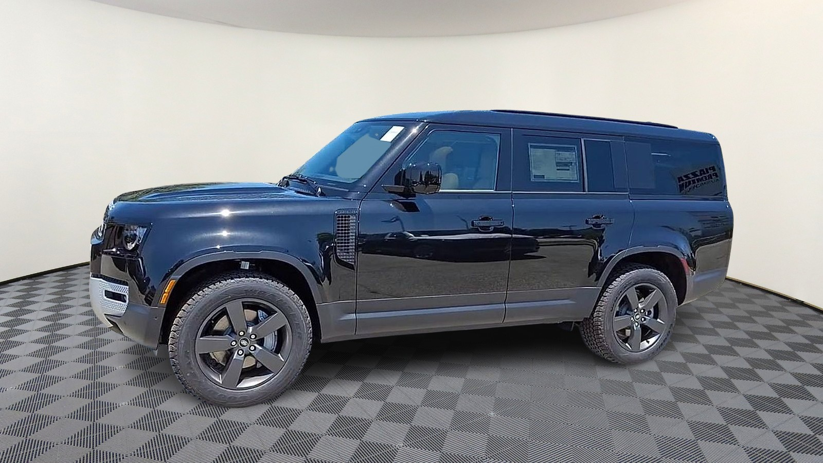 2025 Land Rover Defender S photo 4