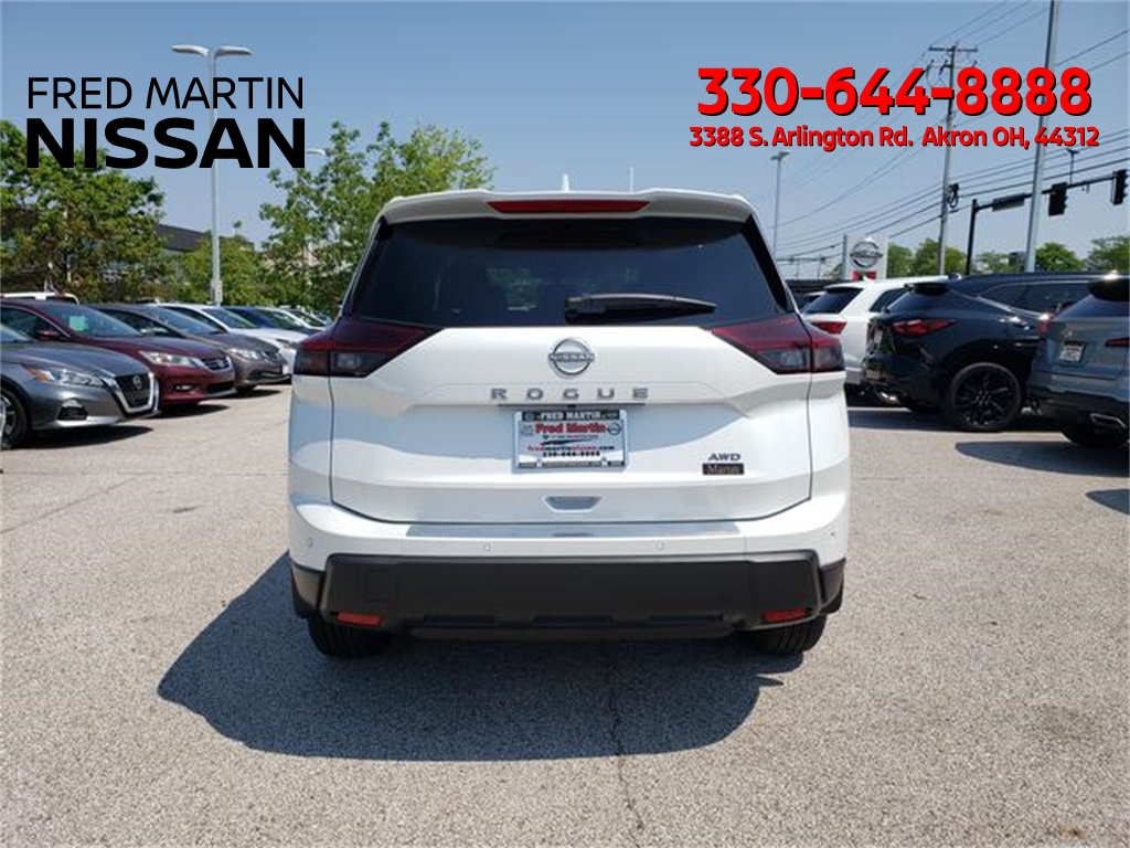 2025 Nissan Rogue SV photo 5